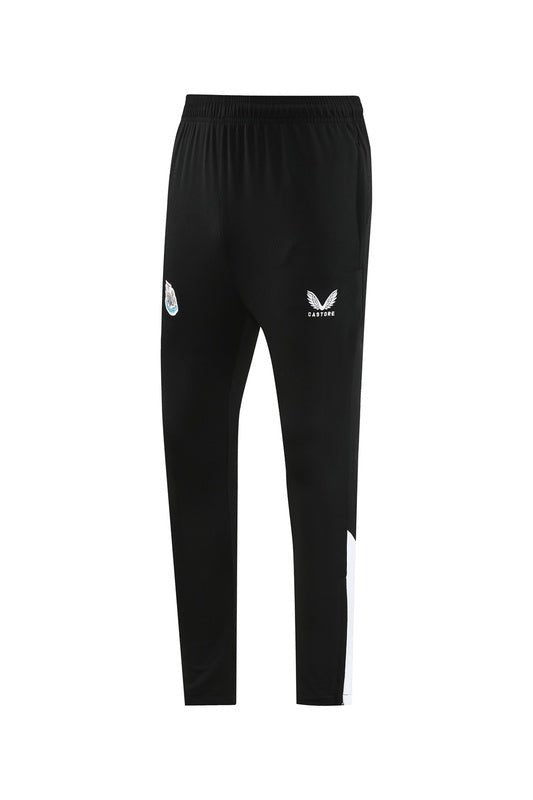 CONJUNTO LARGO NEWCASTLE ENTRENAMIENTO 24/25 HOMBRE - FutStoreOficial
