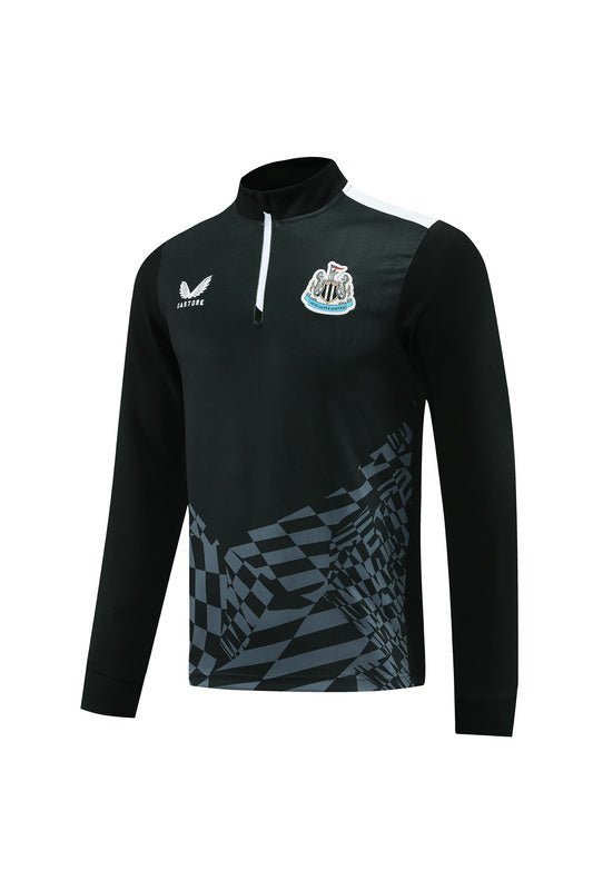 CONJUNTO LARGO NEWCASTLE ENTRENAMIENTO 24/25 HOMBRE - FutStoreOficial