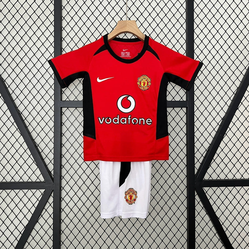 MANCHESTER UNITED I 02/04 CONJUNTO INFANTIL (RETRO) - FutStoreOficial