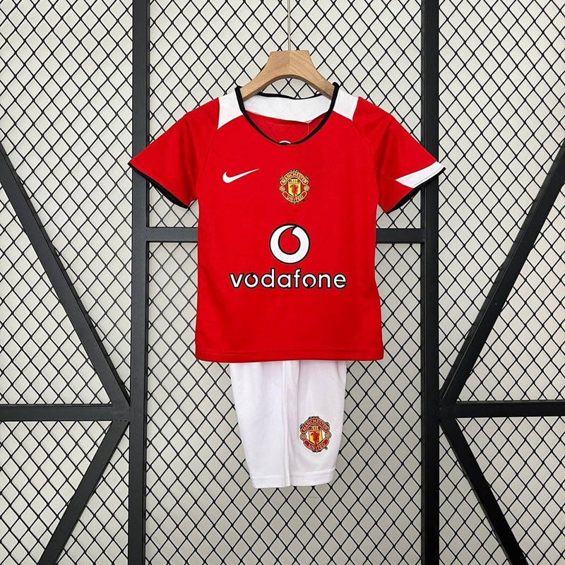 MANCHESTER UNITED I 05/06 CONJUNTO INFANTIL (RETRO) - FutStoreOficial
