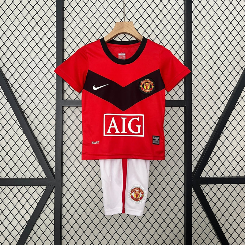 MANCHESTER UNITED I 09/10 CONJUNTO INFANTIL (RETRO) - FutStoreOficial