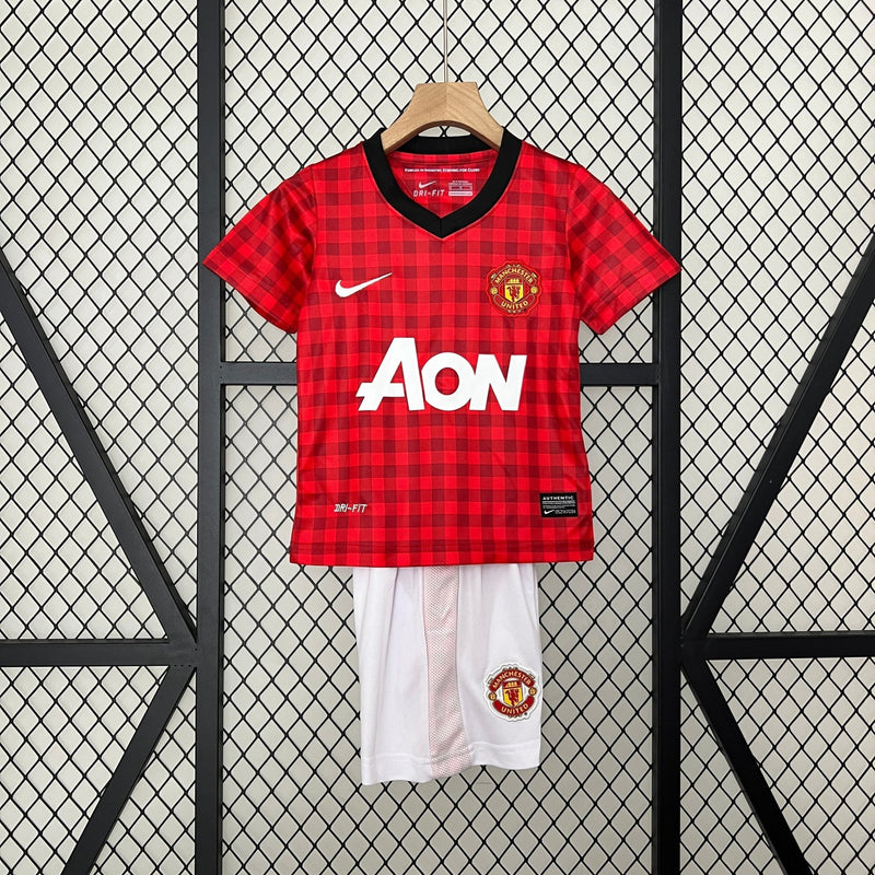 MANCHESTER UNITED I 12/13 CONJUNTO INFANTIL (RETRO) - FutStoreOficial