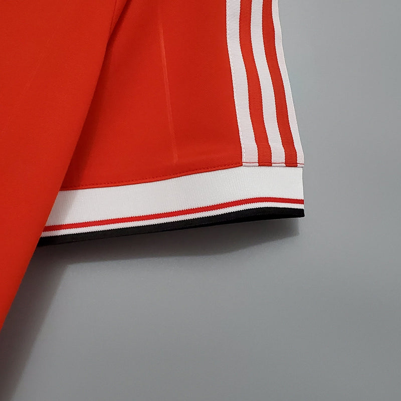 MANCHESTER UNITED I 1983 HOMBRE (RETRO) - FutStoreOficial