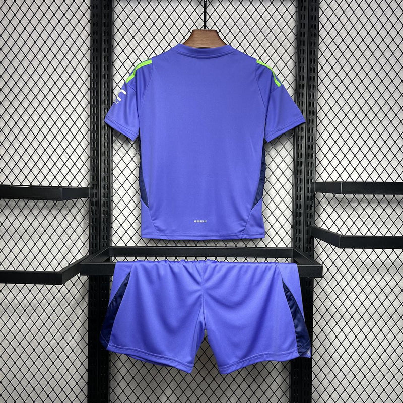 MANCHESTER UNITED PORTERO I 24/25 CONJUNTO INFANTIL - FutStoreOficial