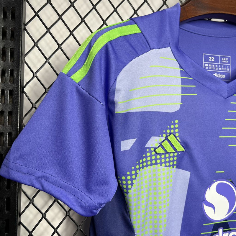 MANCHESTER UNITED PORTERO I 24/25 CONJUNTO INFANTIL - FutStoreOficial